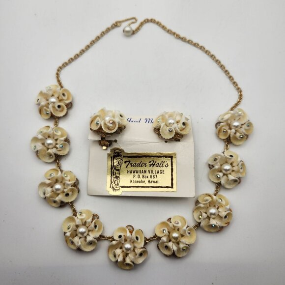 Trader Halls Hawaiian Village Necklace And Clip-On Earrings Set 50s 60s Vintage - Picture 1 of 11